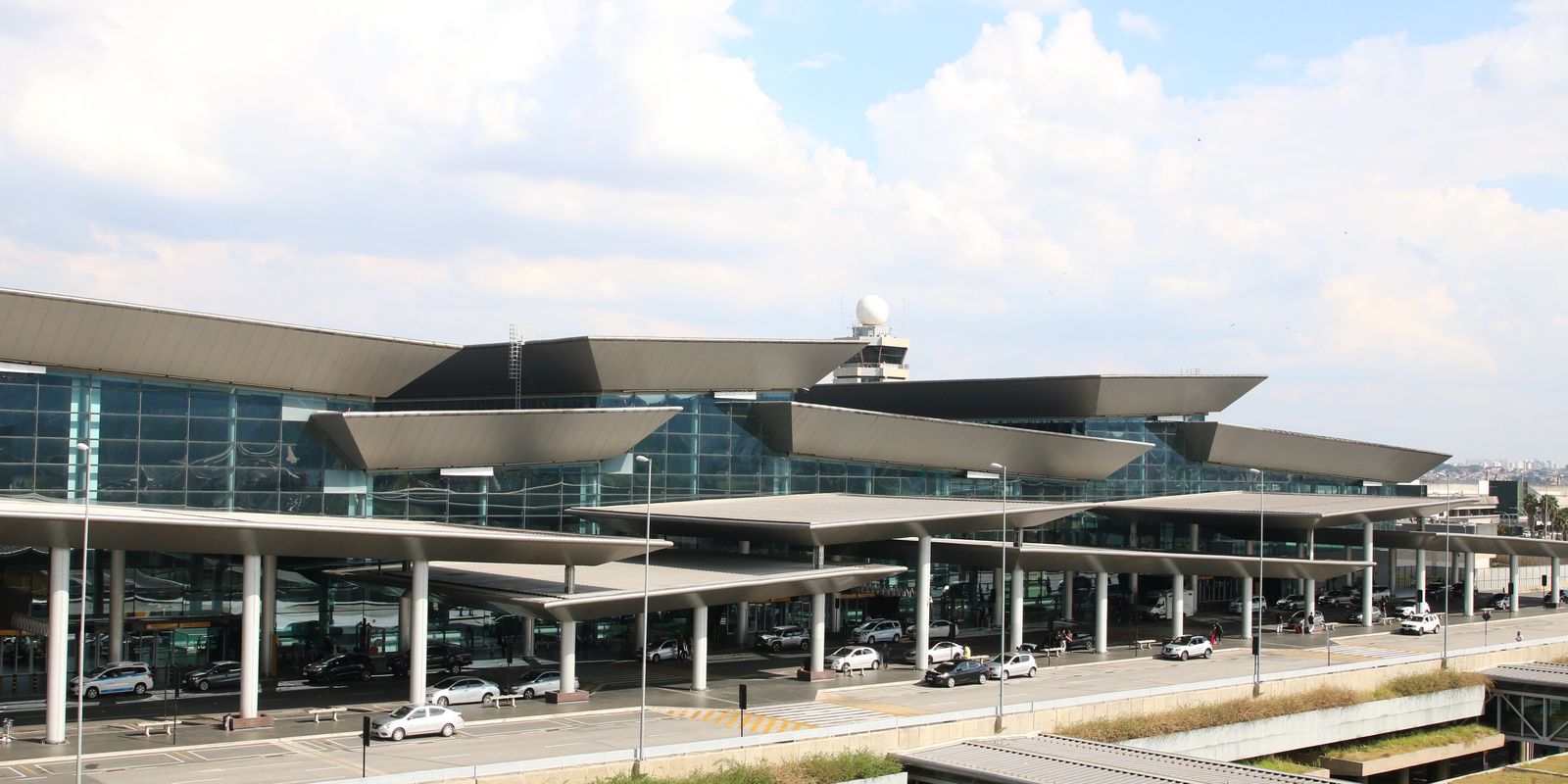 PF investiga chegada em massa de vietnamitas ao Aeroporto de Guarulhos