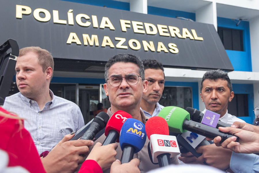 Autores de áudio criado por IA contra prefeito de Manaus são alvos de operação da PF; Justiça Federal deve determinar prisão de envolvidos