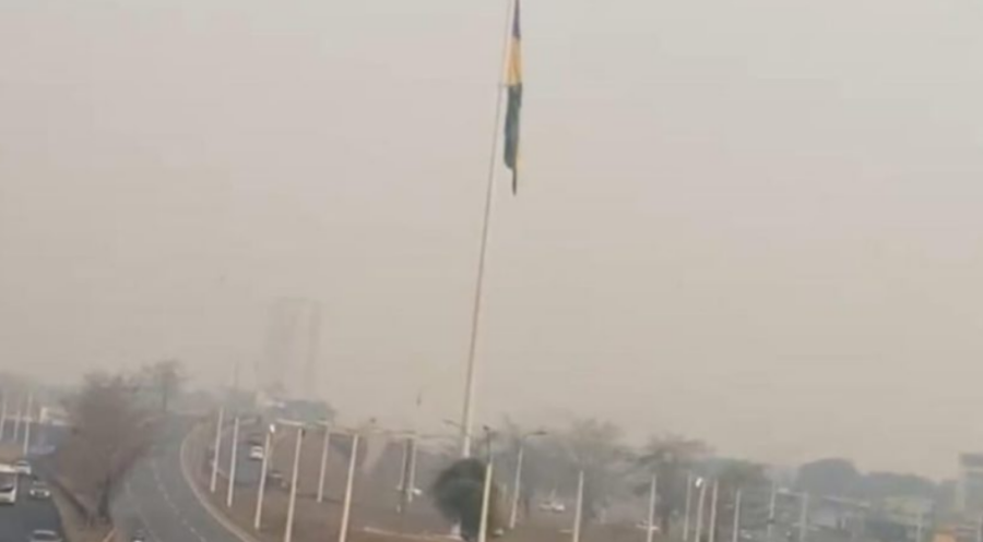 Aeroporto de Porto Velho é fechado pela segunda vez por causa da fumaça e Rondônia fica isolada