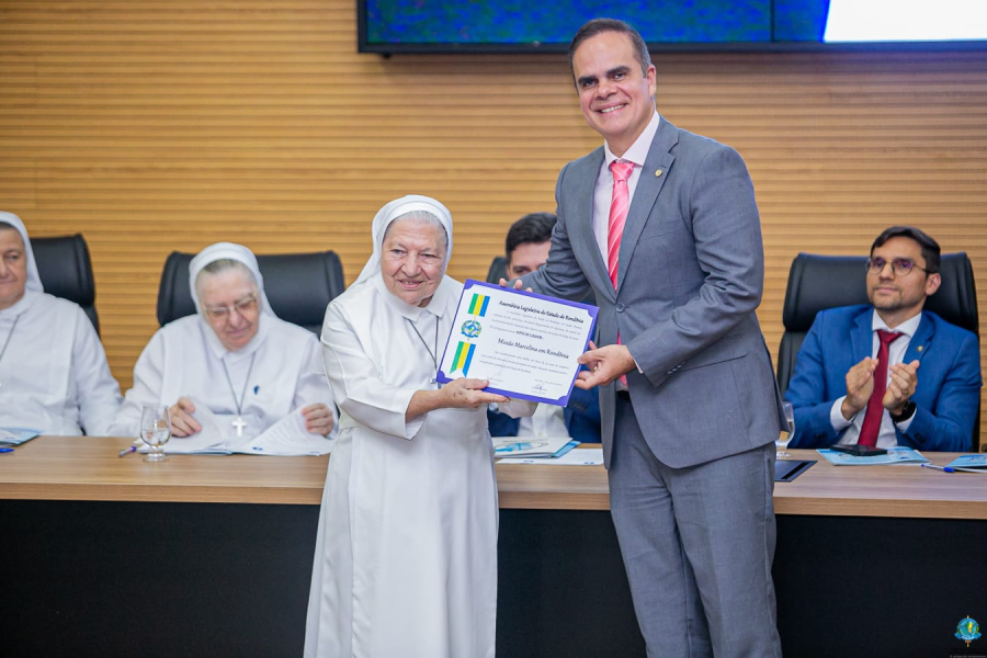 Dia de homenagens: Deputado Alan Queiroz realiza homenagens a padroeira de Porto Velho e aos 50 anos da Missão Marcelina em Rondônia