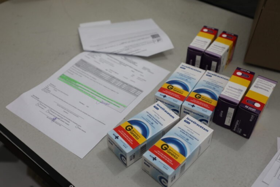 Deputado Alan Queiroz entrega R$ 350 mil em medicamentos ao município de Vale do Anari
